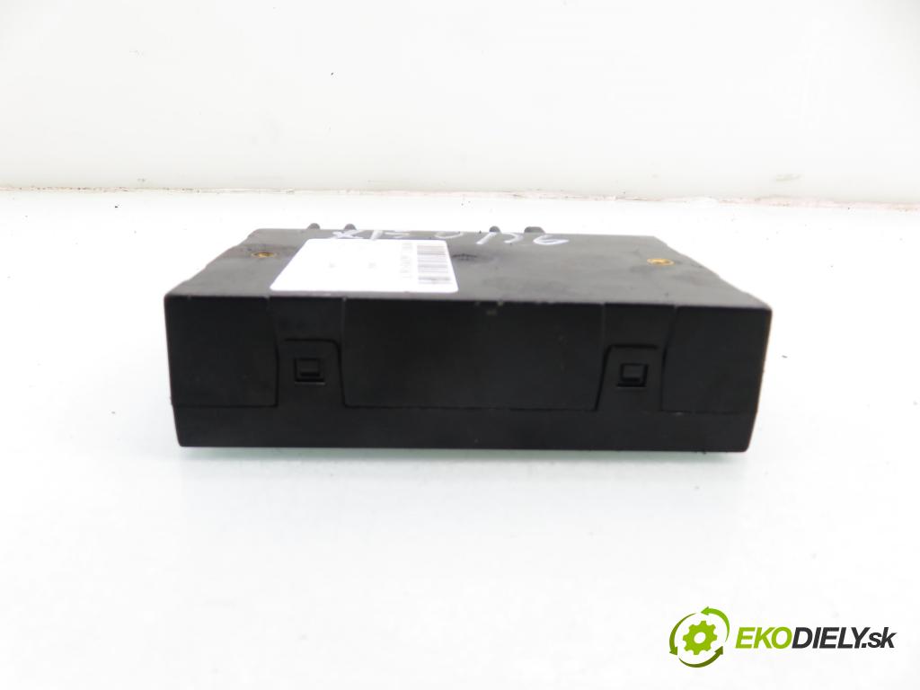VW BORA (1J2) SEDAN 2000 74,00 1.6 - AKL 1595,00 MODUL komfortu 1J0959799N ; 5DK00795450