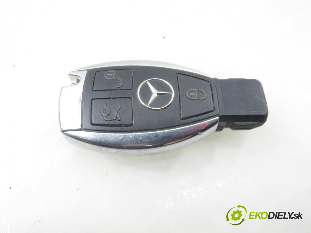 MERCEDES-BENZ KLASA S (W221) SEDAN 2006 173,00 S 320 CDI (221.022, 221.122) - OM 642.930 2987,00 spinačka 2215450508 (Spínacia skrinka)