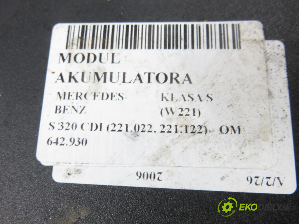 MERCEDES-BENZ KLASA S (W221) SEDAN 2006 173,00 S 320 CDI 235 - OM 642.930 2987,00 MODUL akumulátora A2215404462 ; 5DK00901304