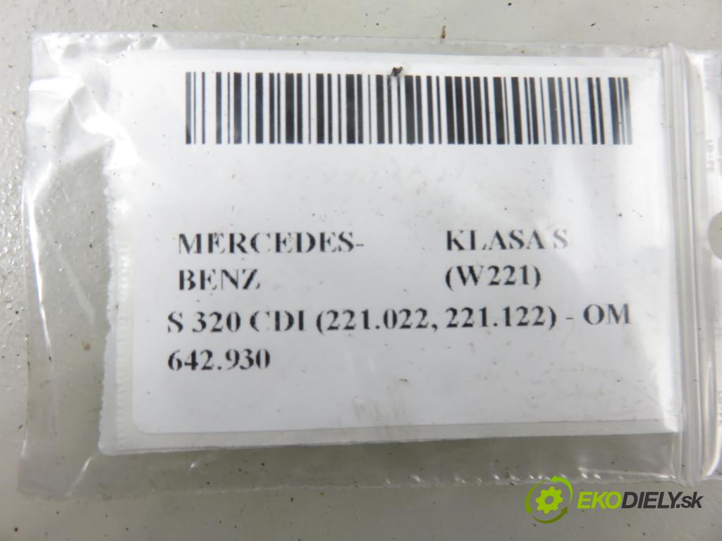 MERCEDES-BENZ KLASA S (W221) SEDAN 2006 173,00 S 320 CDI 235 - OM 642.930 2987,00 rámeček A2216800234