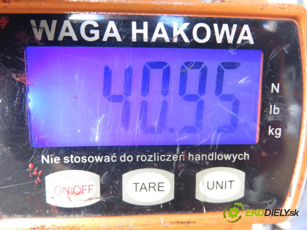 VW BORA (1J2) SEDAN 2001 85,00 1.9 TDI PD 115 - AJM 1896,00 Výstuha zadná ABS