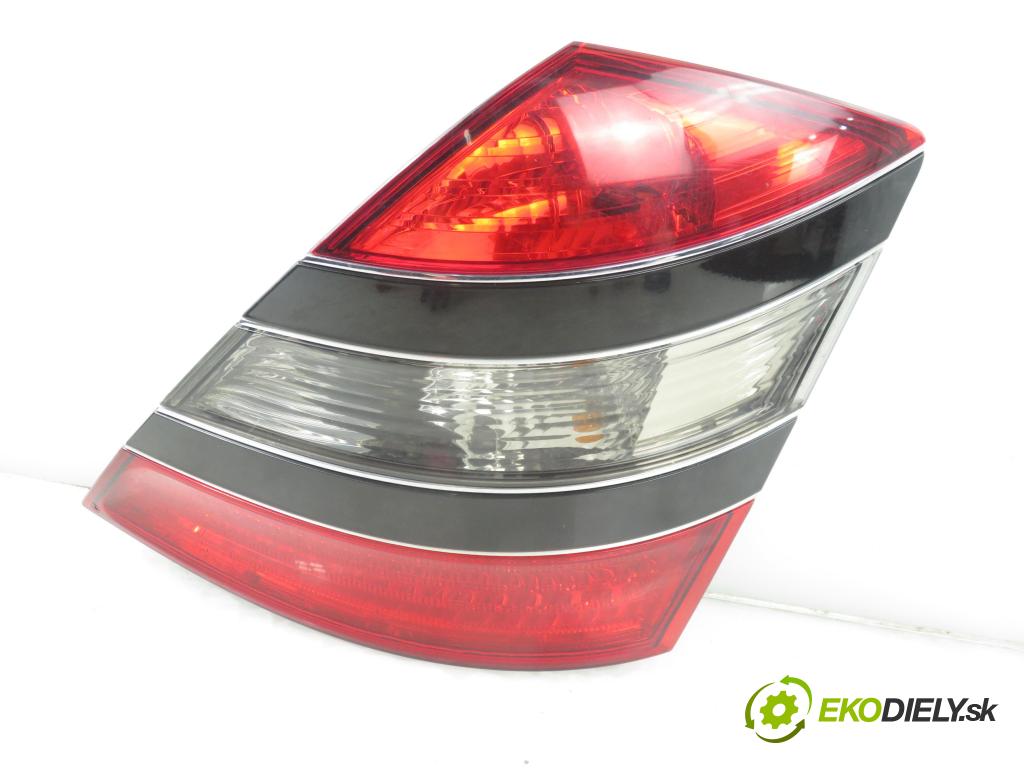 MERCEDES-BENZ KLASA S (W221) SEDAN 2006 173,00 S 320 CDI 235 - OM 642.930 2987,00 Svetlo pravé zadné A2218200264