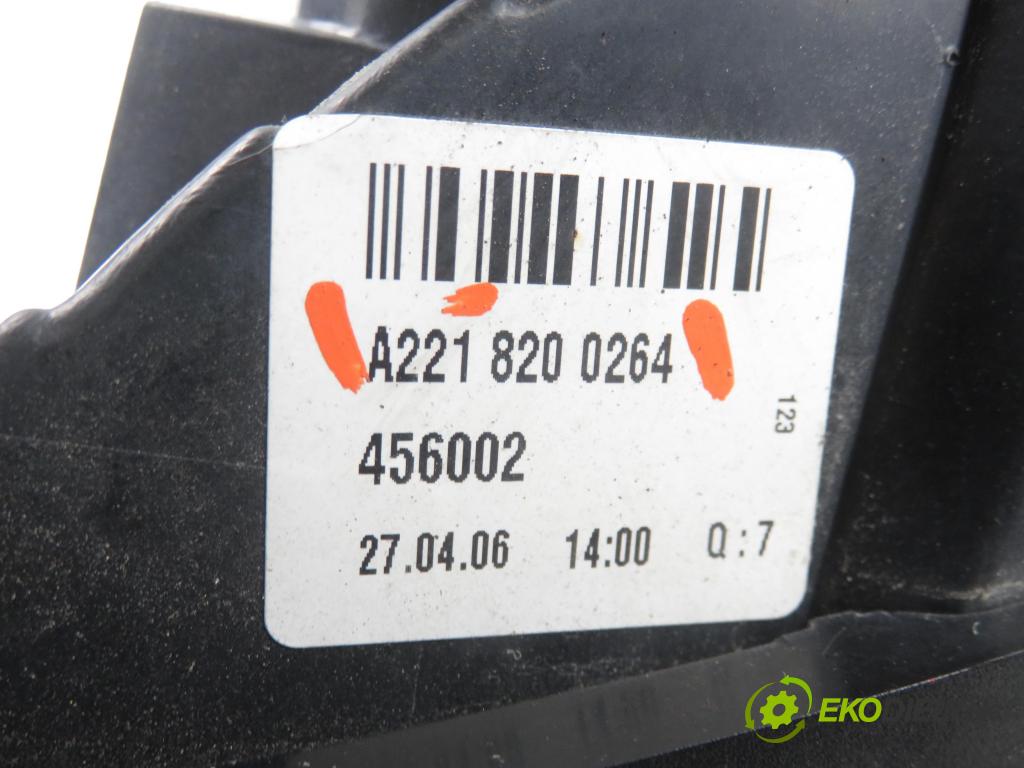 MERCEDES-BENZ KLASA S (W221) SEDAN 2006 173,00 S 320 CDI 235 - OM 642.930 2987,00 Svetlo pravé zadné A2218200264