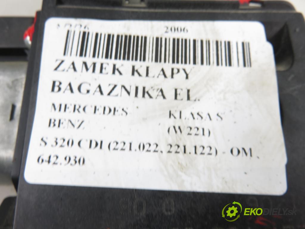 MERCEDES-BENZ KLASA S (W221) SEDAN 2006 173,00 S 320 CDI (221.022, 221.122) - OM 642.930 2987,00 zámok dverí kufor EL. 2217500085