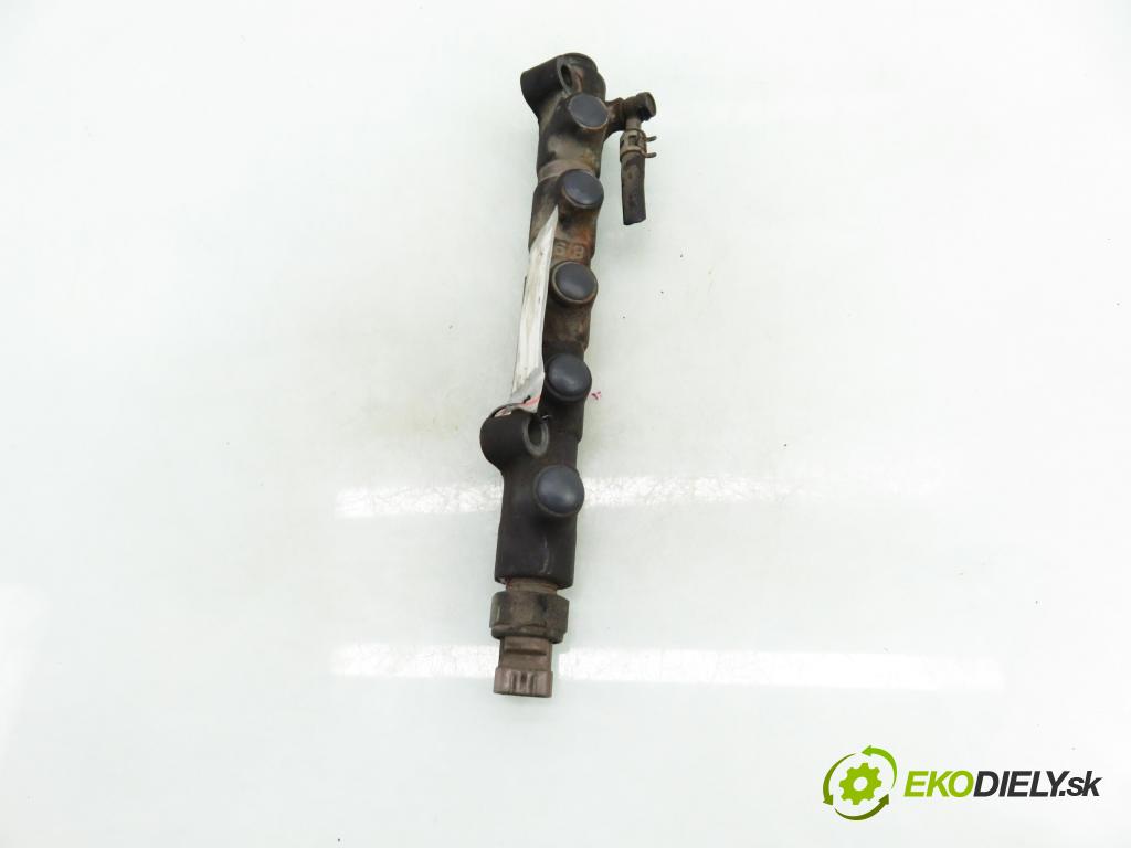 TOYOTA AVENSIS VERSO (_M2_) MINIVAN 2004 85,00 2.0 D (CLM20_) - 1CD-FTV 1995,00 lišta vstřikovací 8945812020 (Vstřikovací lišta)
