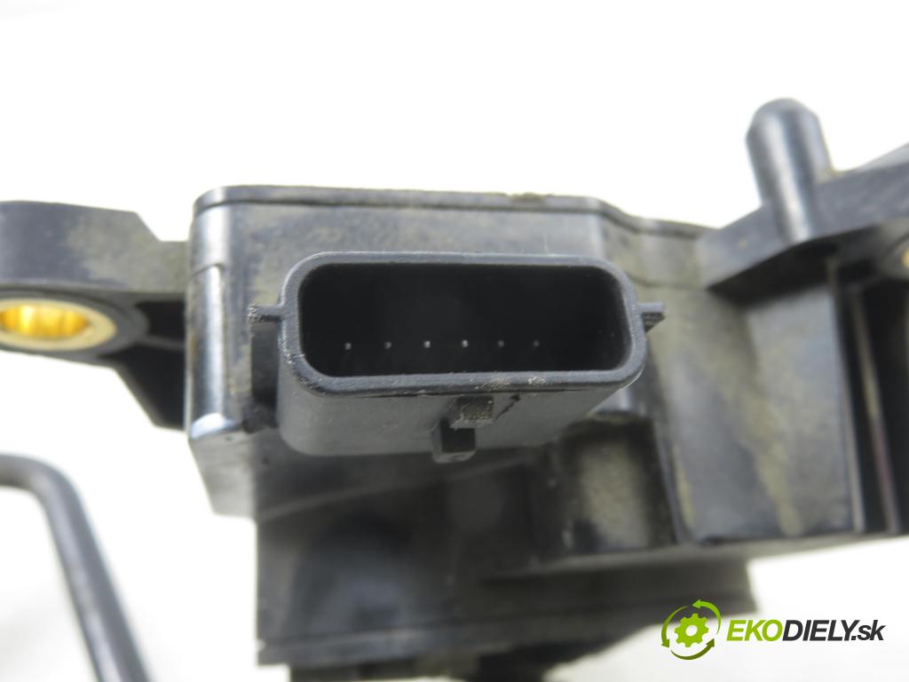 RENAULT GRAND SCENIC II (JM0/1_) HB 2006 88,00 1.9 dCi (JM0G, JM12, JM1G, JM2C) - F9Q 812 1870,00 potenciometr plynového pedálu 8200159647B ; 9646702180 ; F00C3E2427 (Potenciometr plynového pedálu)