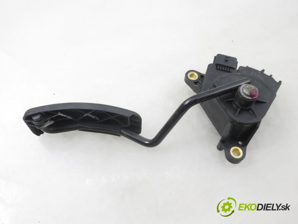 RENAULT GRAND SCENIC II (JM0/1_) HB 2006 88,00 1.9 dCi (JM0G, JM12, JM1G, JM2C) - F9Q 812 1870,00 potenciometr plynového pedálu 8200159647B ; 9646702180 ; F00C3E2427 (Potenciometr plynového pedálu)