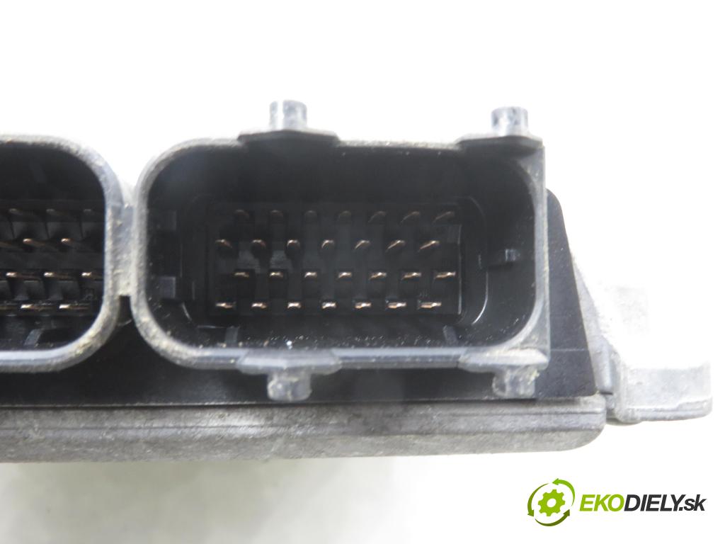 AUDI A3 (8L1) HB 1998 110,00 1.8 T - AGU 1781,00 Riadiaca jednotka Motor 06A906018AQ ; 0261204678