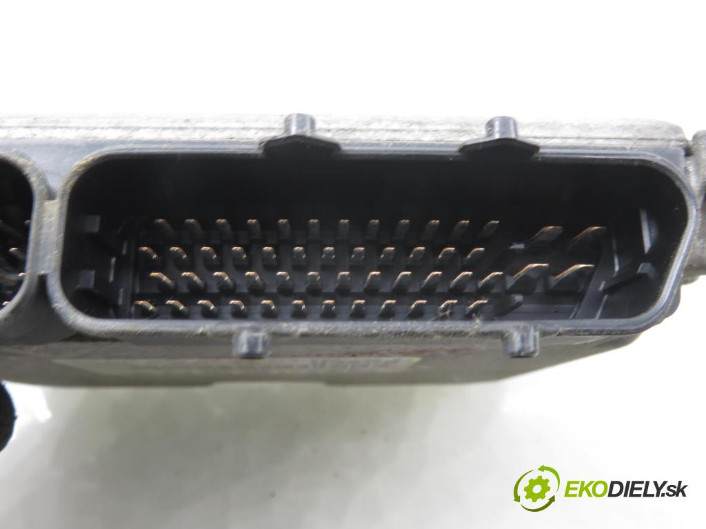 AUDI A3 (8L1) HB 1998 110,00 1.8 T - AGU 1781,00 Riadiaca jednotka Motor 06A906018AQ ; 0261204678