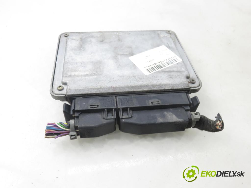 AUDI A3 (8L1) HB 1998 110,00 1.8 T - AGU 1781,00 Riadiaca jednotka Motor 06A906018AQ ; 0261204678