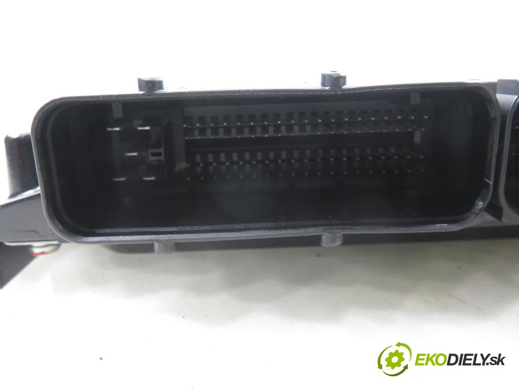 MAZDA 5 (CR19) MINIVAN 2006 81,00 2.0 MZR-CD 110 - RF7J 1998,00 Riadiaca jednotka Motor 2758006459 ; RF7N18881M