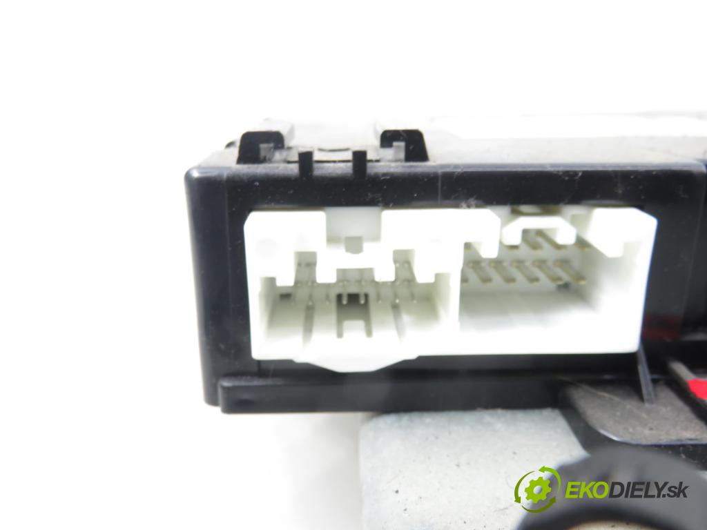 MAZDA 5 (CR19) MINIVAN 2006 81,00 2.0 MZR-CD 110 - RF7J 1998,00 MODUL BCM CD3567560B