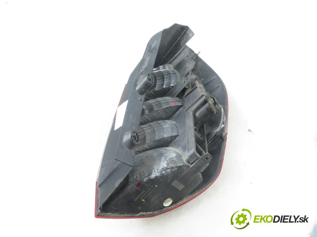 RENAULT GRAND SCENIC II (JM0/1_) HB 2006 88,00 1.9 dCi 120 - F9Q 812 1870,00 světlo levé zadní 8200493374 ; 8200493374G