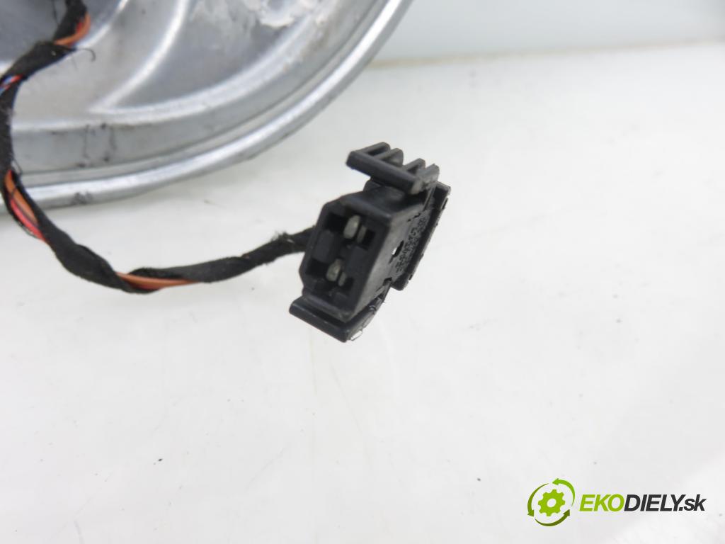 SKODA FABIA I (6Y2) HB 2002 74,00 1.9 TDI - ATD 1896,00 mechanismus oken PPE 601959802 ; MR6400549F ; 6Y0637756C