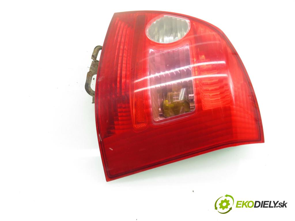 HONDA CIVIC VII Hatchback (EU, EP, EV) HB 2001 81,00 1.6 i - D16V1 1590,00 světlo pravé zadní 890228
