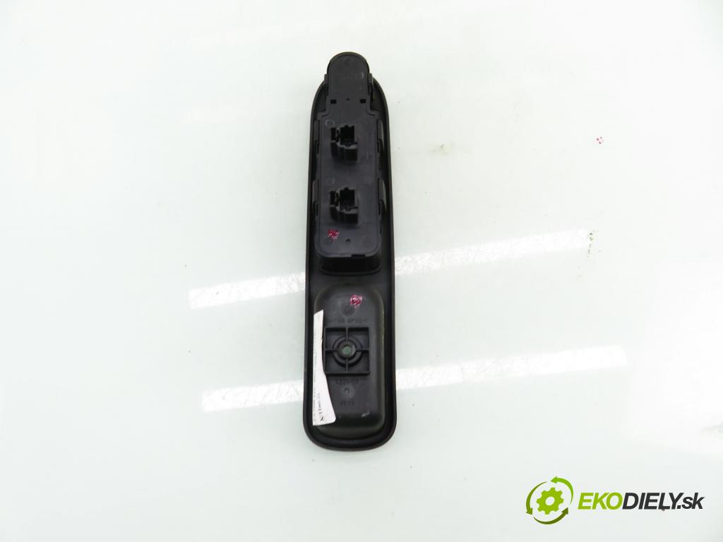 PEUGEOT 307 SW (3H) KOMBI 2002 79,00 2.0 HDI 110 - RHS 1997,00 Panel ovládaní oken 96351624XT