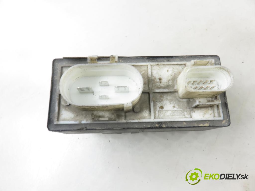 AUDI A3 (8L1) HB 1998 110,00 1.8 T - AGU 1781,00 řídící jednotka VENTILÁTORY 1J0919506H ; 898884000