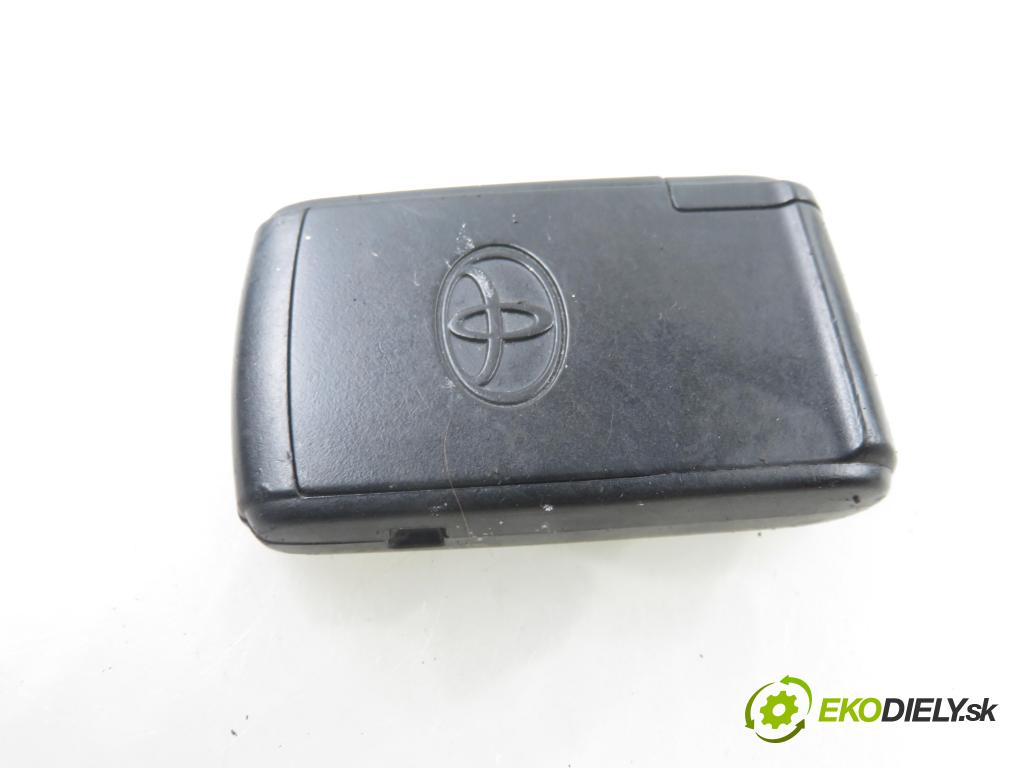 TOYOTA COROLLA Verso (ZER_, ZZE12_, R1_) MINIVAN 2005 85,00 2.0 D-4D (CUR10_) - 1CD-FTV 1995,00 spínačka 626399000 ; 15A7101 (Spínací skříňka)