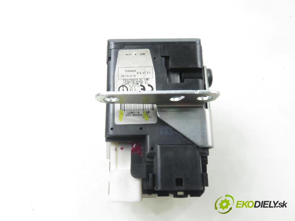 TOYOTA COROLLA Verso (ZER_, ZZE12_, R1_) MINIVAN 2005 85,00 2.0 D-4D (CUR10_) - 1CD-FTV 1995,00 spínačka 626399000 ; 15A7101 (Spínací skříňka)