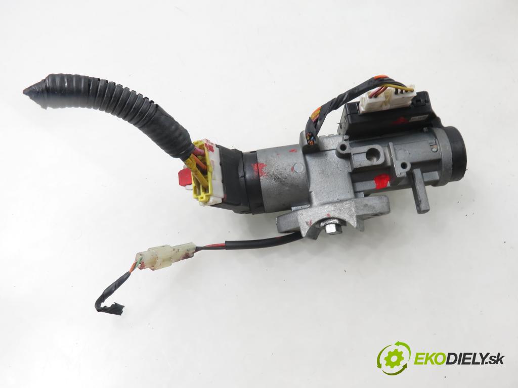 CHEVROLET AVEO / KALOS liftback (T200) HB 2004 53,00 1.2 - F12S3 1150,00 spinačka / zámky 96540559