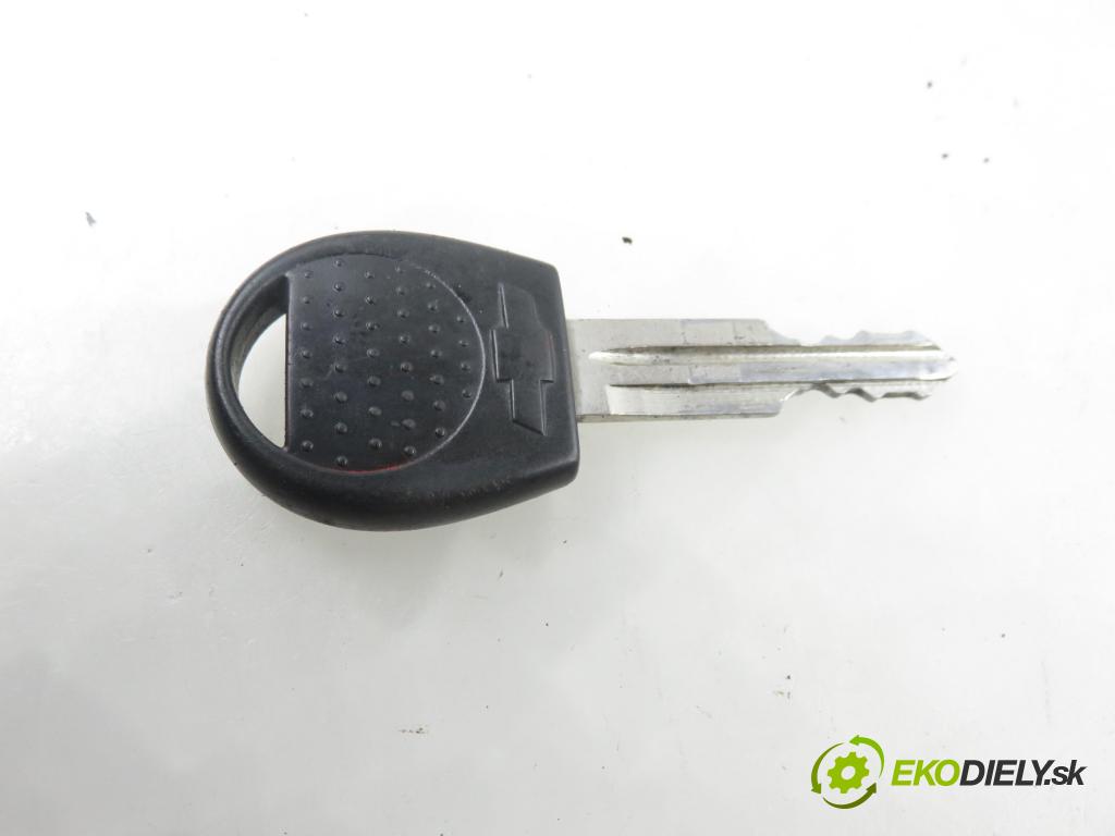 CHEVROLET AVEO / KALOS liftback (T200) HB 2004 53,00 1.2 - F12S3 1150,00 spinačka / zámky 96540559