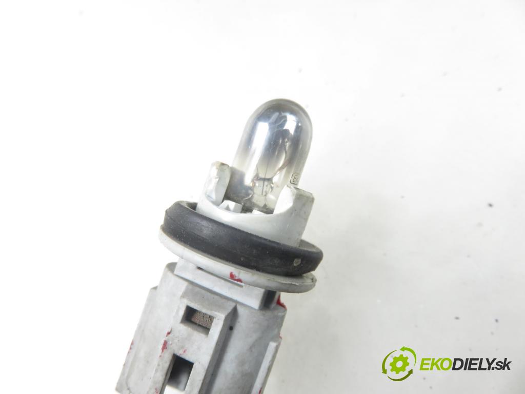 CHEVROLET AVEO / KALOS liftback (T200) HB 2004 53,00 1.2 - F12S3 1150,00 Svetlo LP