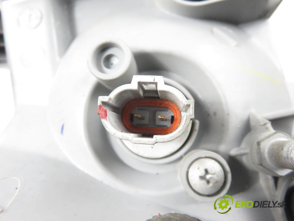 CHEVROLET AVEO / KALOS liftback (T200) HB 2004 53,00 1.2 - F12S3 1150,00 Svetlo LP