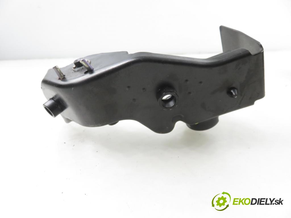 TOYOTA COROLLA Verso (ZER_, ZZE12_, R1_) MINIVAN 2005 85,00 2.0 D-4D (CUR10_) - 1CD-FTV 1995,00 Potenciometer plynu  8928152021 ; 1983003041 (Potenciometer plynového pedálu)