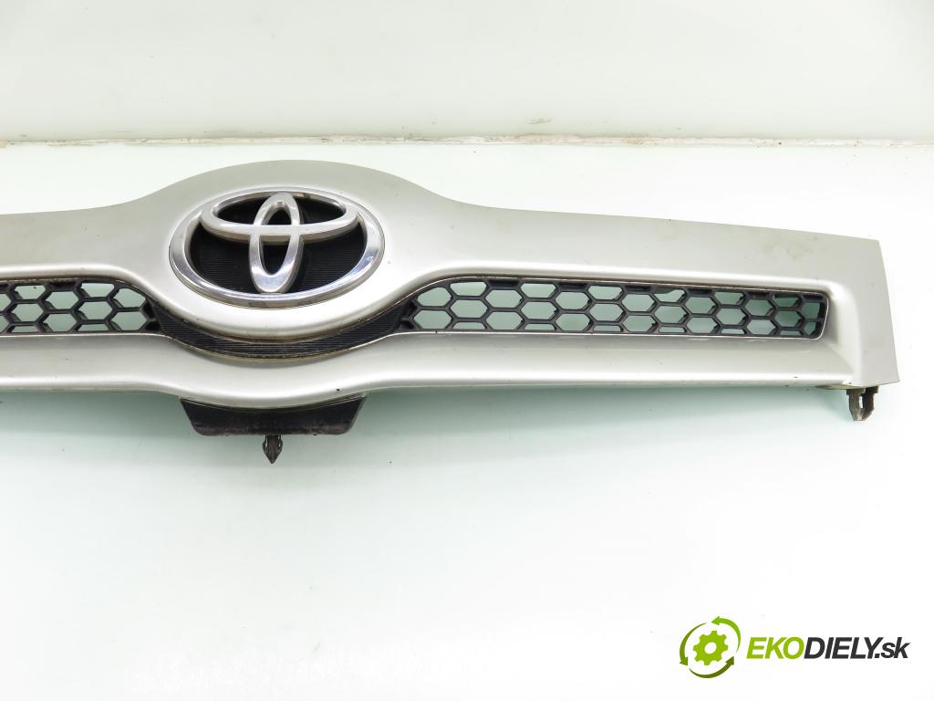 TOYOTA COROLLA Verso (ZER_, ZZE12_, R1_) MINIVAN 2005 85,00 2.0 D-4D (CUR10_) - 1CD-FTV 1995,00 mřížka / maska 531110F020