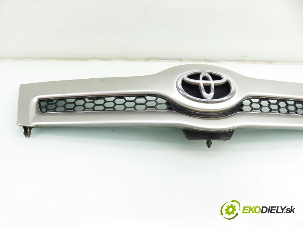 TOYOTA COROLLA Verso (ZER_, ZZE12_, R1_) MINIVAN 2005 85,00 2.0 D-4D (CUR10_) - 1CD-FTV 1995,00 mřížka / maska 531110F020