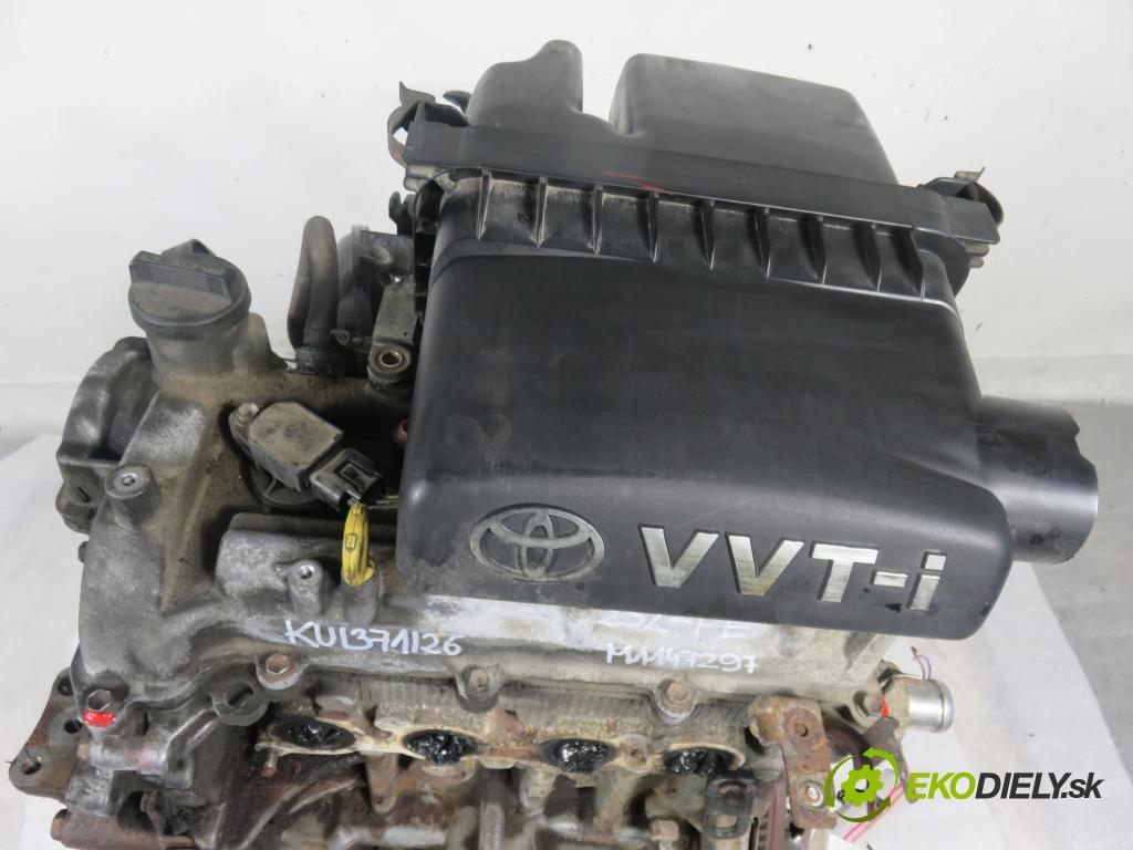 TOYOTA YARIS (_P1_) HB 2002 64,00 1.3 (SCP12_) - 2SZ-FE 1298,00 motor BENZÍN 2SZFE