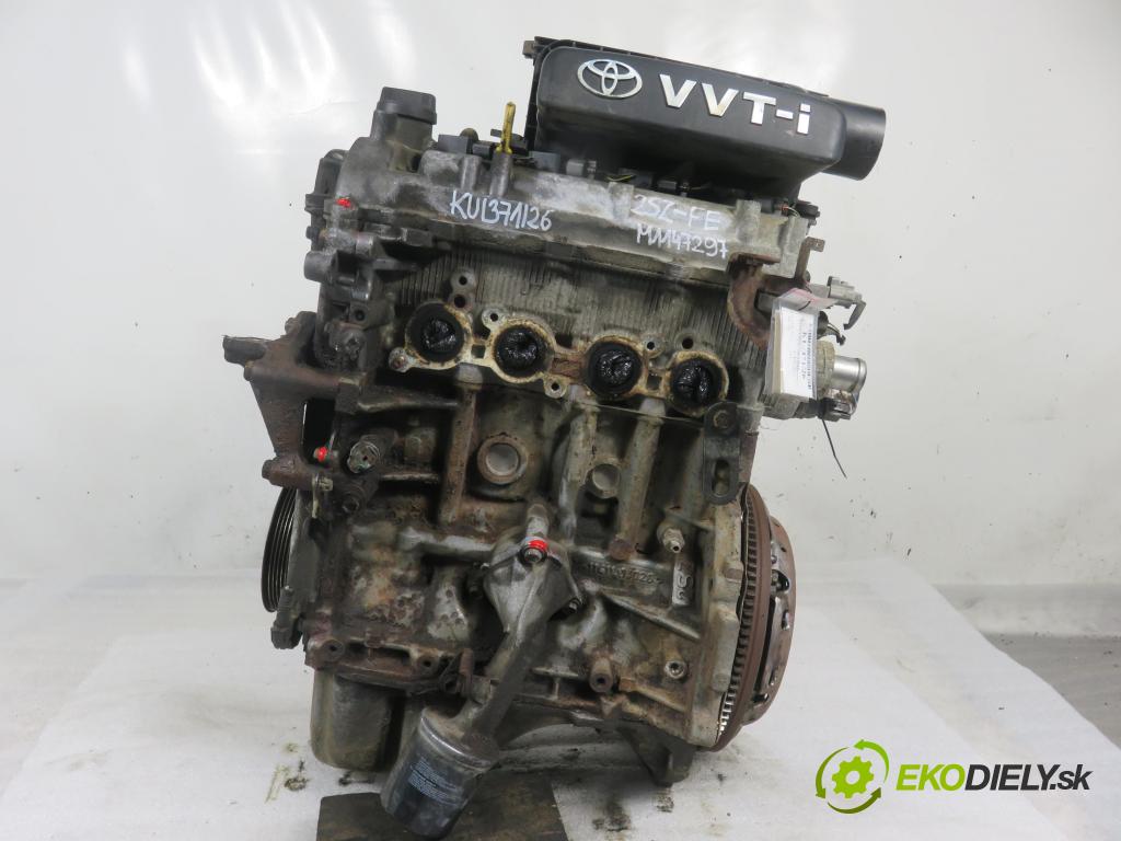 TOYOTA YARIS (_P1_) HB 2002 64,00 1.3 (SCP12_) - 2SZ-FE 1298,00 motor BENZÍN 2SZFE