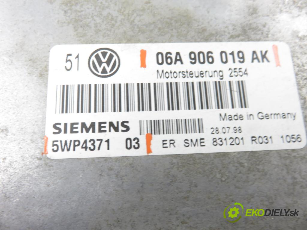 VW BORA (1J2) SEDAN 1998 74,00 1.6 - AKL 1595,00 Riadiaca jednotka Motor 06A906019AK ; 5WP437103