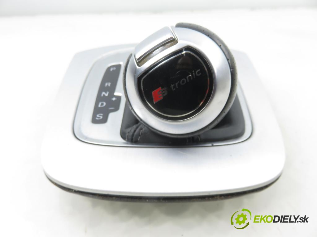 AUDI Q3 (8U) KŮŽE barva ČERNÁ: Malé: Škrábance: Malé: Škrábance: KOSTKA: 10 PIN
