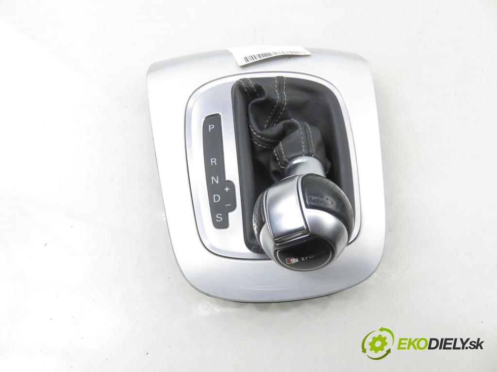 AUDI Q3 (8U) KŮŽE barva ČERNÁ: Malé: Škrábance: Malé: Škrábance: KOSTKA: 10 PIN