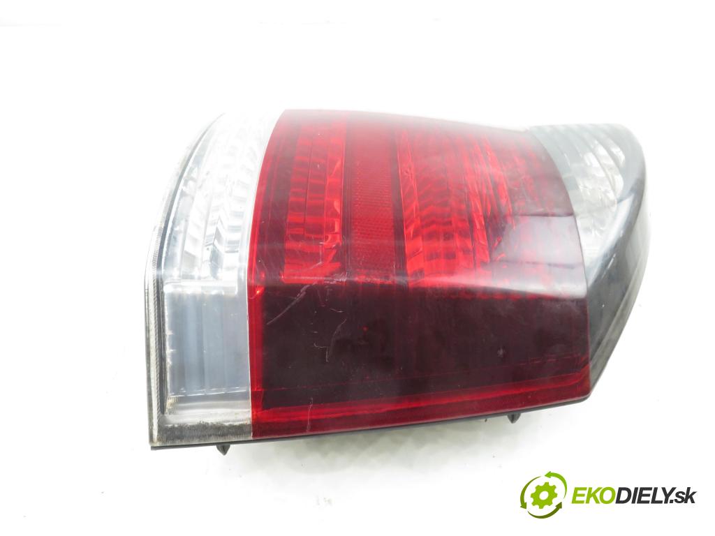 OPEL VECTRA C (Z02) SEDAN 2002 81,00 1.8 - Z 18 XEL 1796,00 světlo pravé zadní 13130646