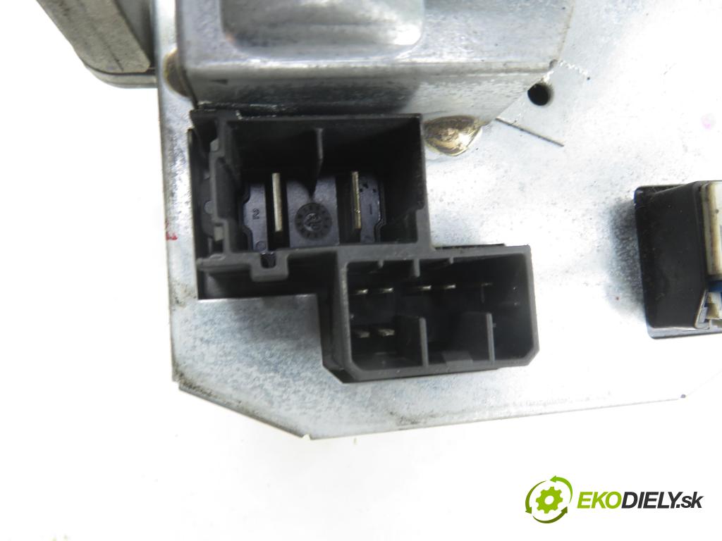 OPEL MERIVA A nadwozie wielkoprzestrzenne (MPV) (X03) HB 2004 74,00 1.7 CDTI 101 - Z 17 DT 1686,00 serv/podporovanie elektrické 26108652 ; 93392692
