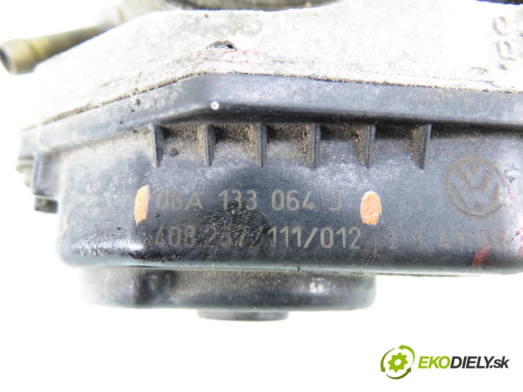 VW BORA (1J2) SEDAN 2000 74,00 1.6 - AKL 1595,00 škrtíci klapka 06A133064J (Škrticí klapka)