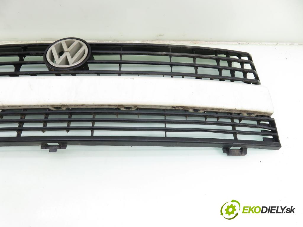 VW TRANSPORTER IV Skrzynia (70XA) FURGON 1993 57,00 2.4 D 78 - AAB 2370,00 Mriežka / maska 701853653E