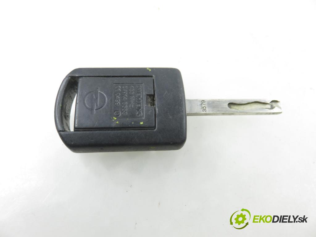 OPEL MERIVA A nadwozie wielkoprzestrzenne (MPV) (X03) HB 2004 74,00 1.7 CDTI 101 - Z 17 DT 1686,00 spínačka 90589313 ; 90589389 ; 24413106 (Spínací skříňka)