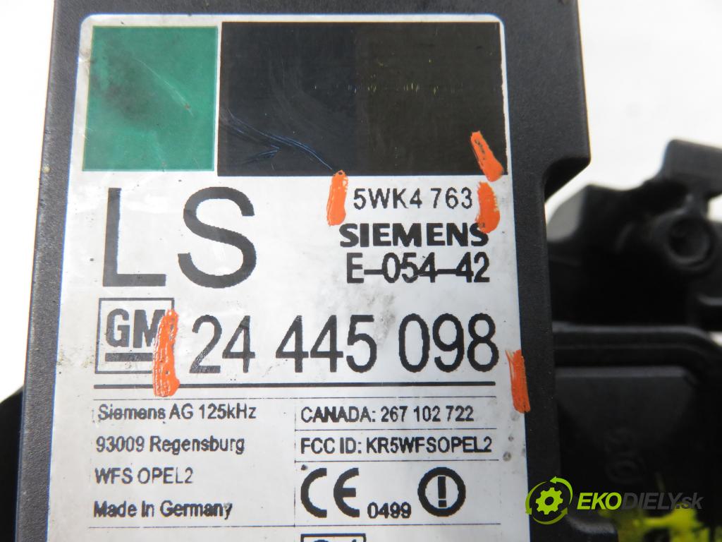 OPEL MERIVA A nadwozie wielkoprzestrzenne (MPV) (X03) HB 2004 74,00 1.7 CDTI 101 - Z 17 DT 1686,00 spínačka 90589313 ; 90589389 ; 24413106 (Spínací skříňka)