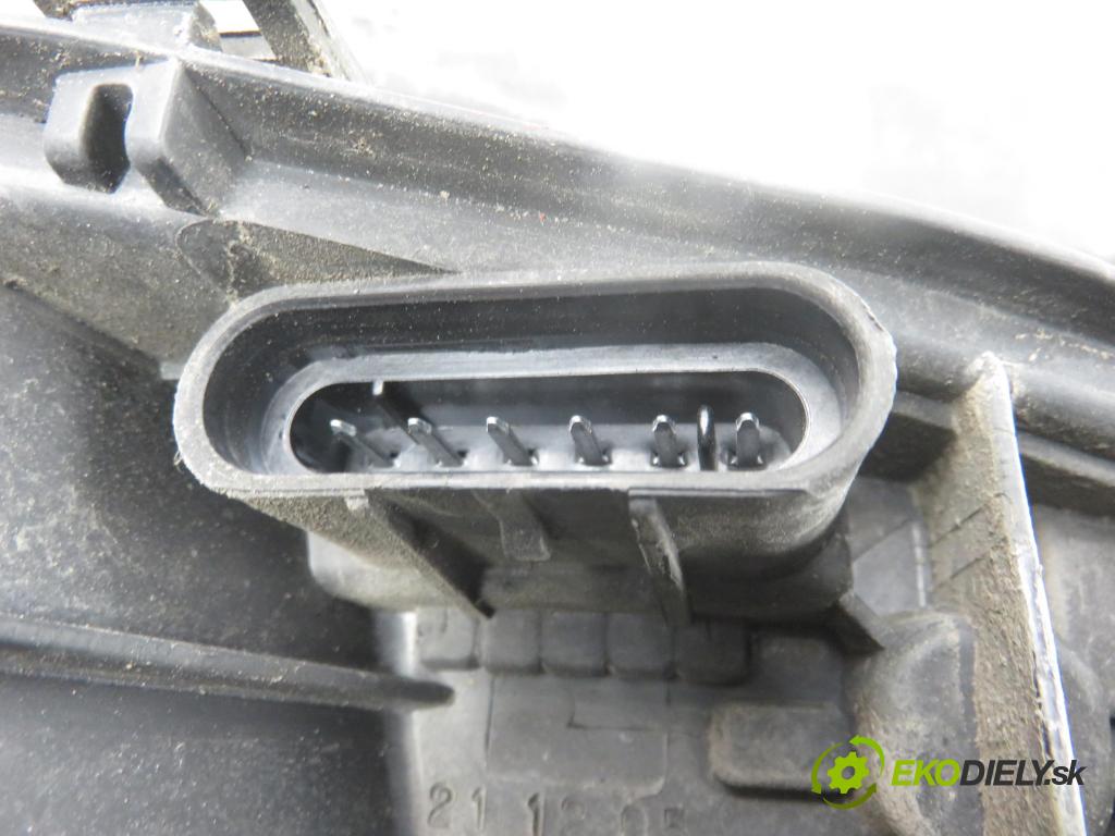 SMART FORFOUR (454) HB 2006 70,00 1.5 CDI 95 1493,00 světlo pravé zadní A4548201164