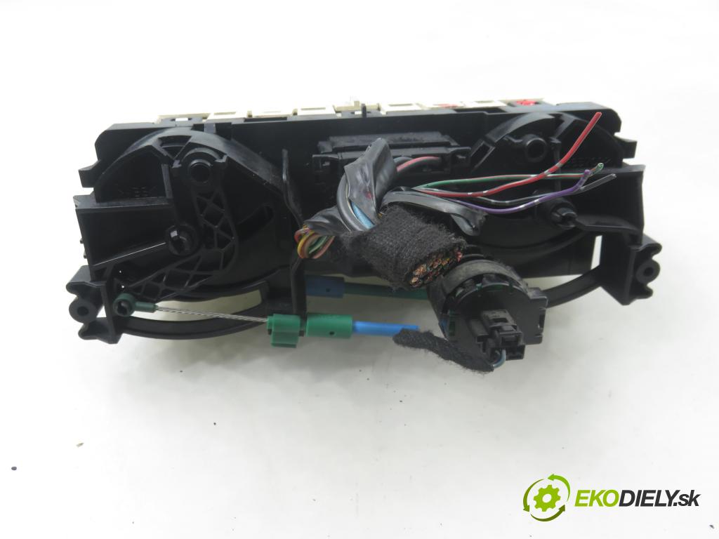 SMART FORFOUR (454) HB 2006 70,00 1.5 CDI 95 1493,00 Panel topení KLIMATIZACE: A4548300485