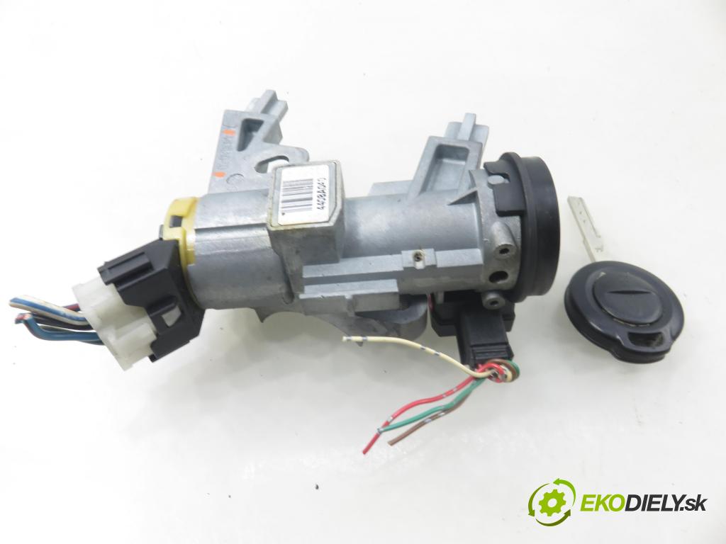 SMART FORFOUR (454) HB 2006 70,00 1.5 CDI (454.001) - OM 639.939 1493,00 spinačka 4408A040 ; 5WK45107 (Spínacia skrinka)