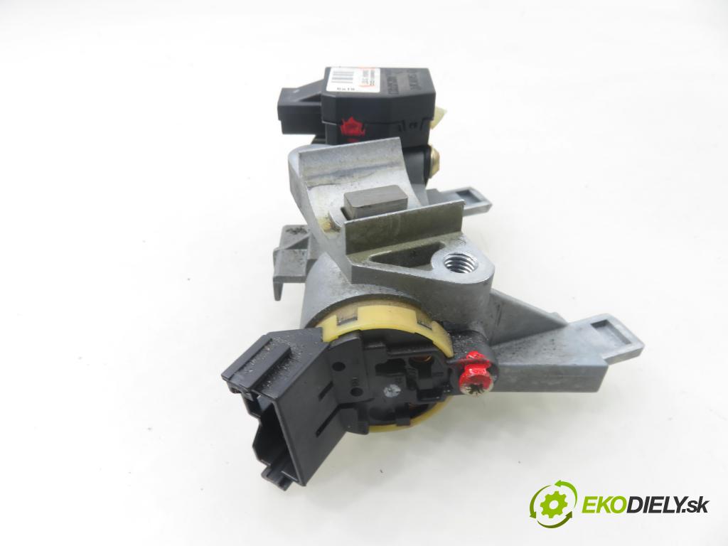 SMART FORFOUR (454) HB 2006 70,00 1.5 CDI (454.001) - OM 639.939 1493,00 spinačka 4408A040 ; 5WK45107 (Spínacia skrinka)