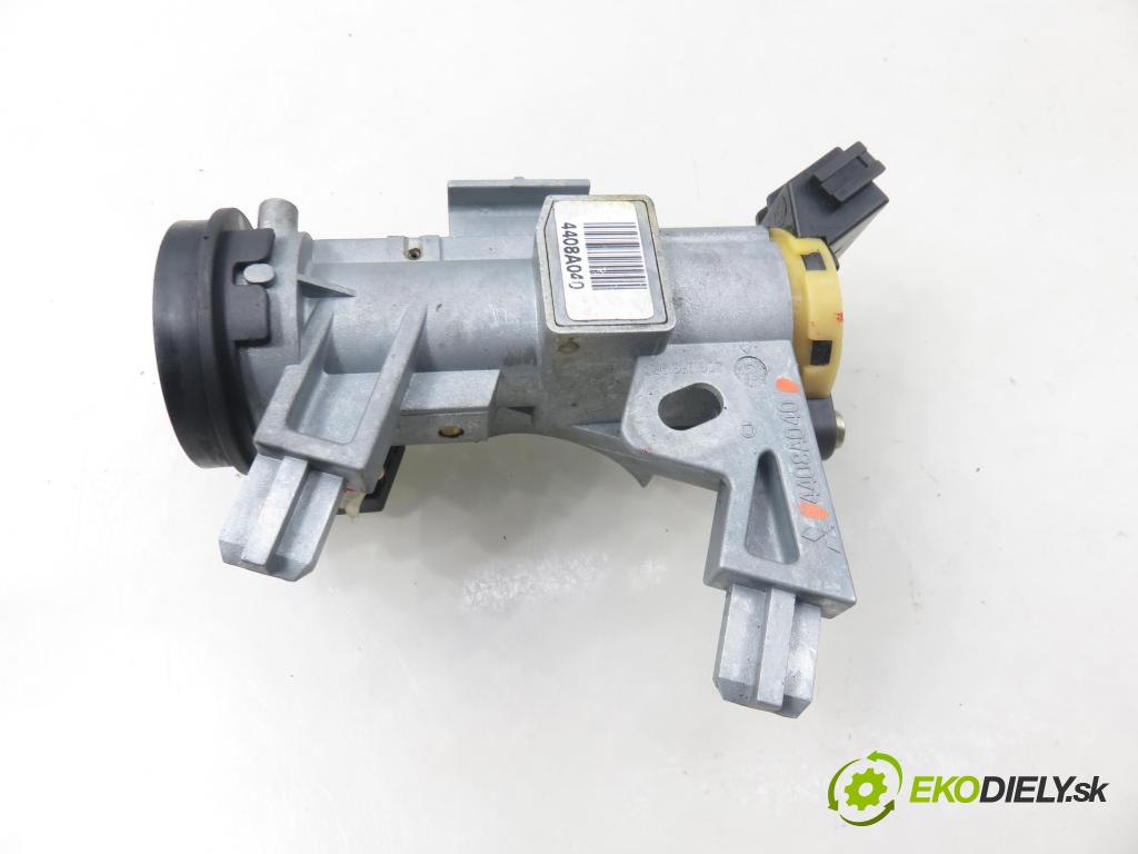 SMART FORFOUR (454) HB 2006 70,00 1.5 CDI (454.001) - OM 639.939 1493,00 spinačka 4408A040 ; 5WK45107 (Spínacia skrinka)