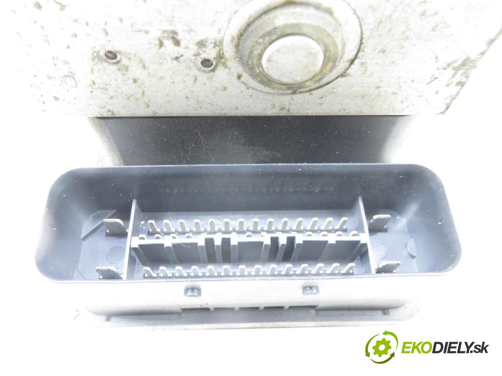 AUDI A3 (8L1) HB 2001 75,00 1.6 8V 102 - BFQ 1595,00 pumpa ABS 1C0907379E ; 10096003133 ; 10020600094 (Pumpa ABS)