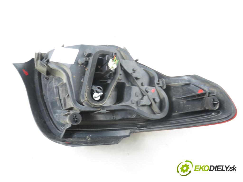 CITROEN DS3 (SA_) HB 2011 68,00 1.6 e-HDi 8V 92 - 9HP  1560,00 Svetlo pravé zadné 9676973380 ; VP9PPX13404AX