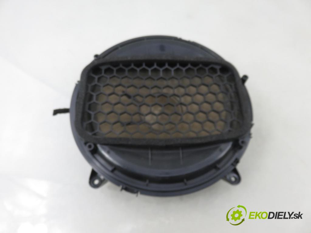 AUDI A3 Limousine (8VS, 8VM) SEDAN 2013 110,00 2.0 TDI - CRBC 1968,00 subwoofer 8V0035412 (Audio zariadenie)