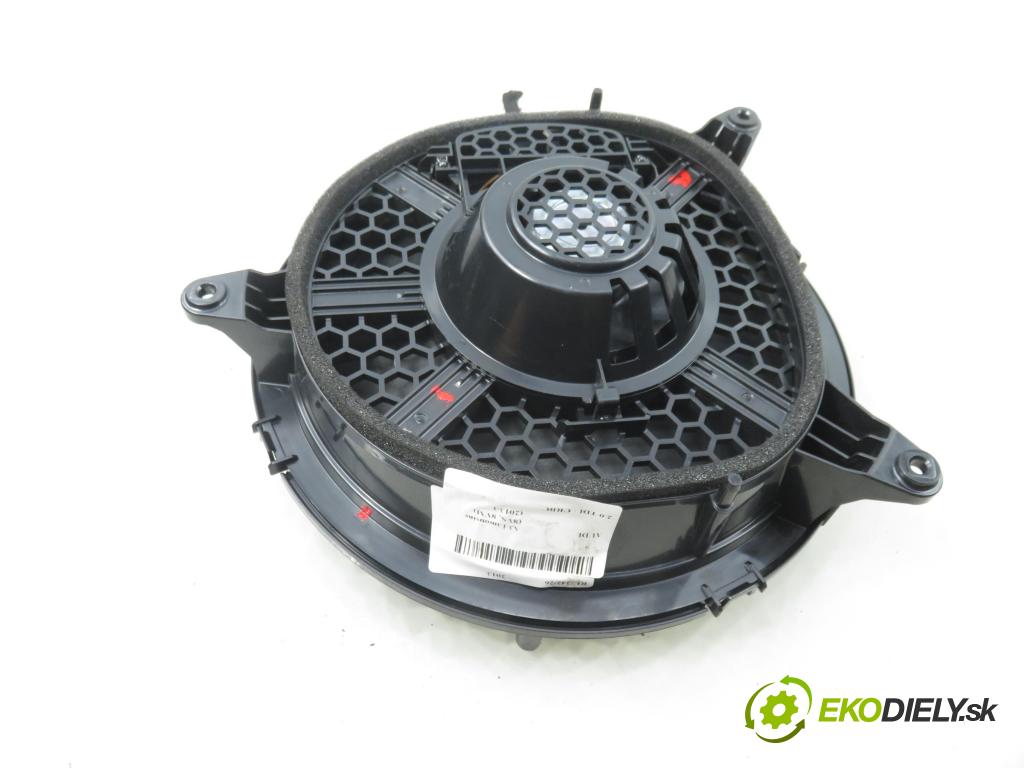 AUDI A3 Limousine (8VS, 8VM) SEDAN 2013 110,00 2.0 TDI - CRBC 1968,00 subwoofer 8V0035412 (Audio zariadenie)